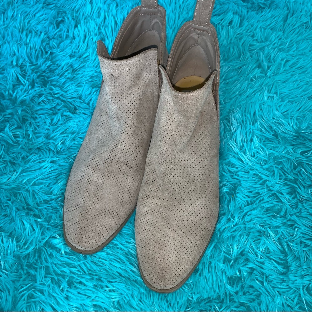 Dolce Vita Perforated Booties Size 11 - Picture 2 of 11